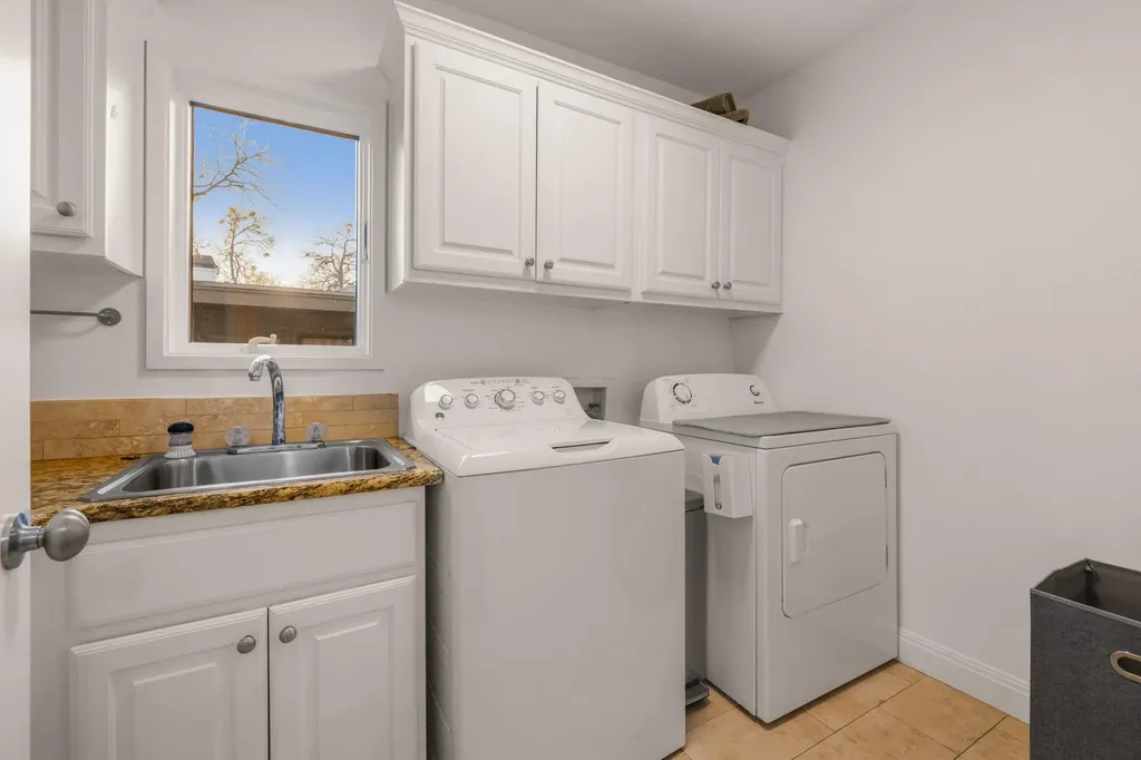 2703 Mccullough Street Austin TX 78703
