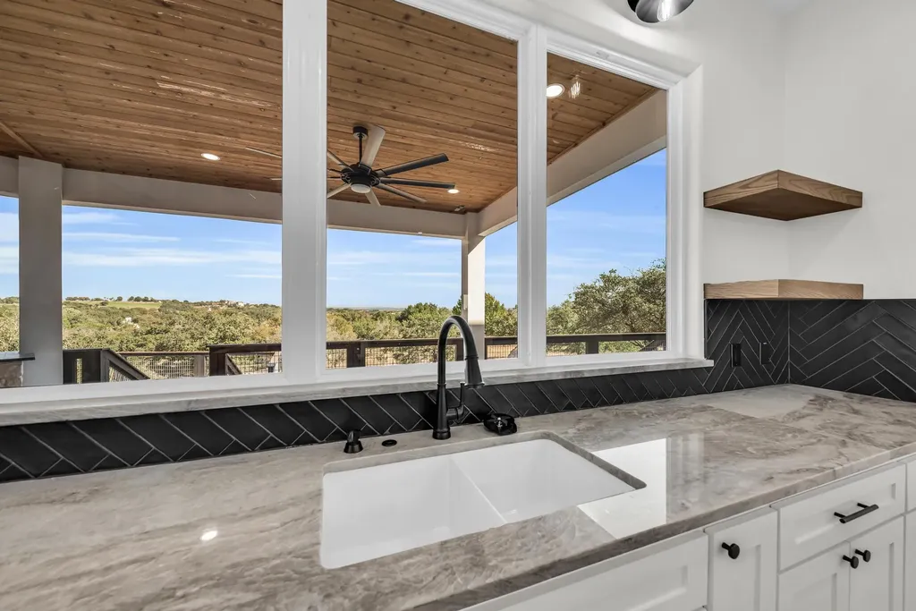 101 Silver Way Horseshoe Bay TX 78657
