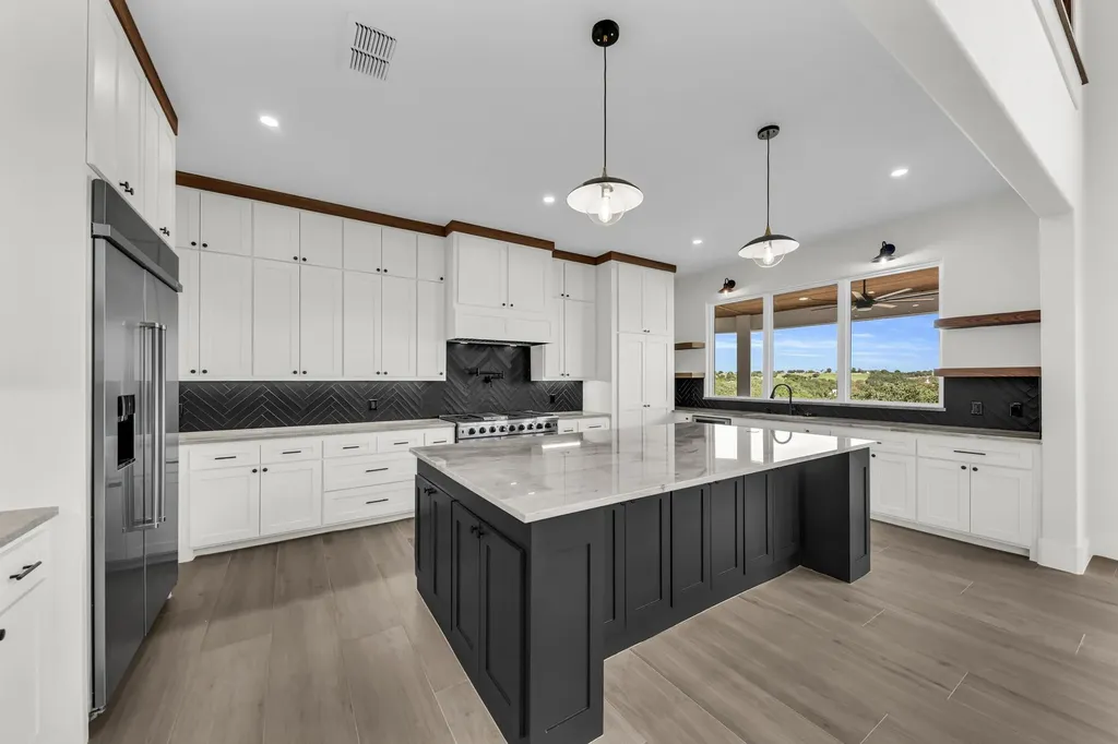 101 Silver Way Horseshoe Bay TX 78657