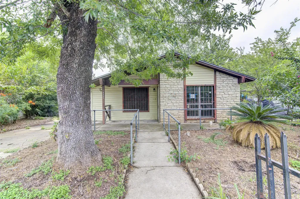 6006 Palm Circle Austin TX 78741