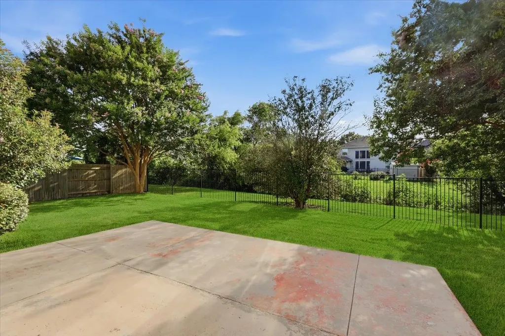 2106 Chalk Hill Cove Round Rock TX 78665