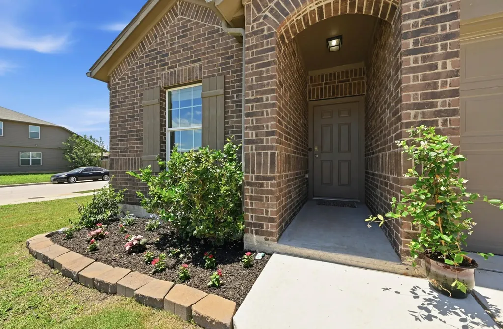 227 Hess Drive Kyle TX 78640