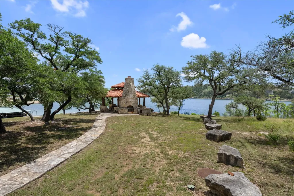 906 Moonlight Bay Drive Spicewood TX 78669