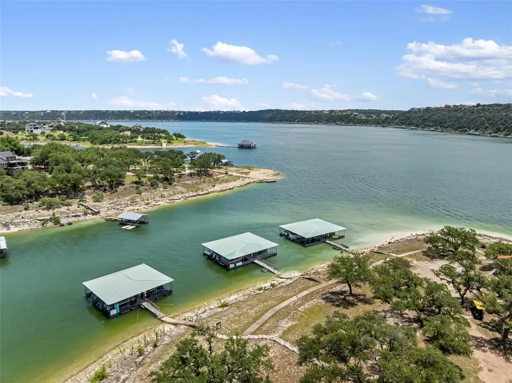 906 Moonlight Bay Drive Spicewood TX 78669