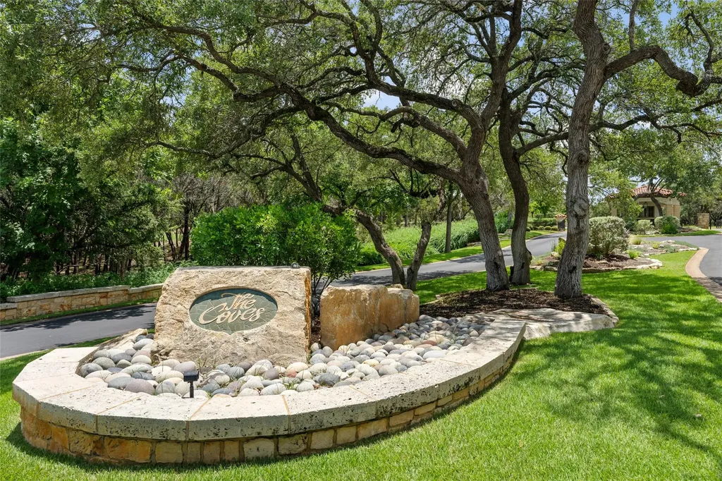 906 Moonlight Bay Drive Spicewood TX 78669