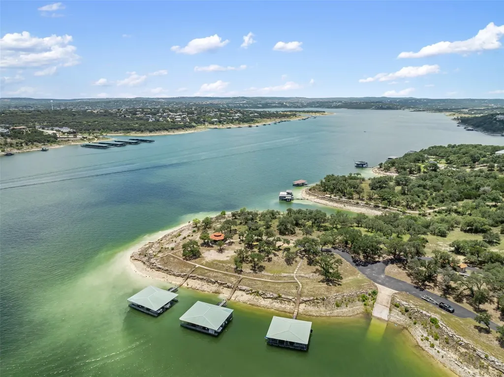 906 Moonlight Bay Drive Spicewood TX 78669