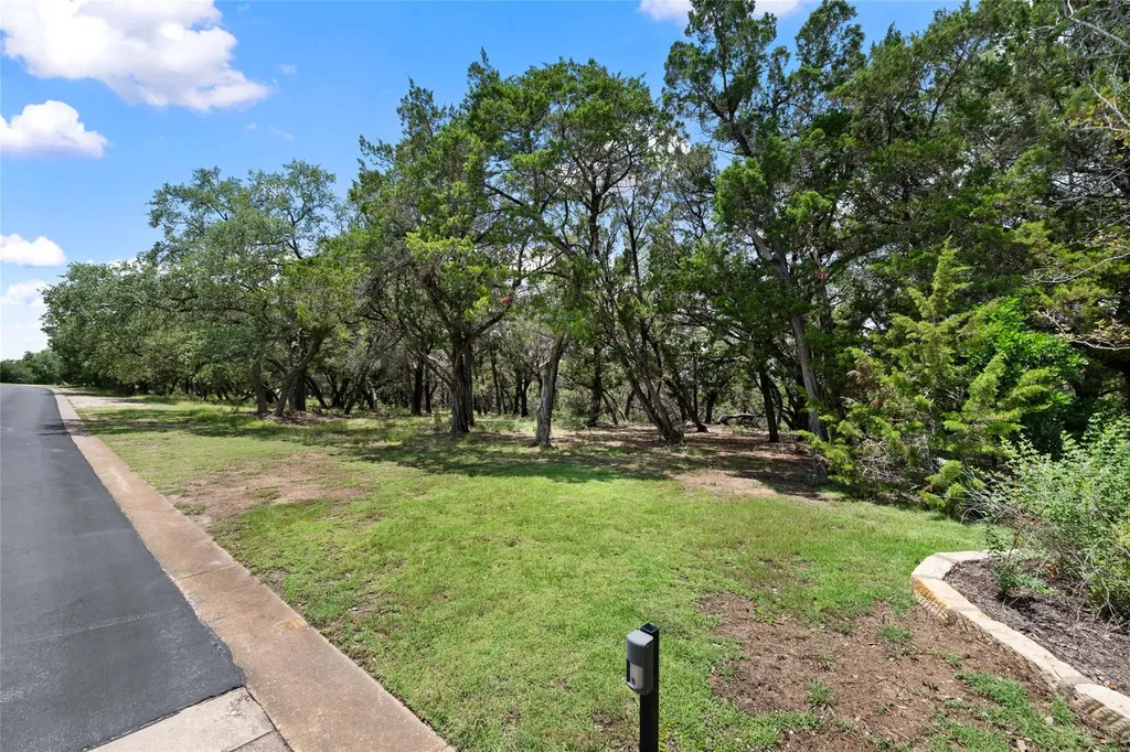 906 Moonlight Bay Drive Spicewood TX 78669