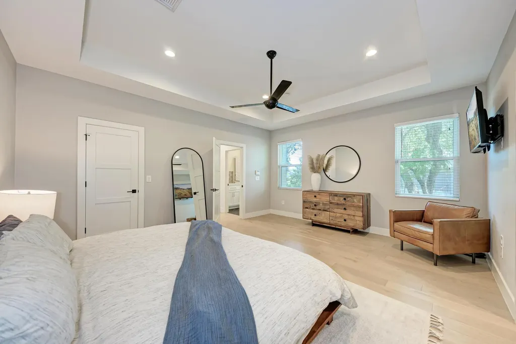 918 Cardinal Lane Austin TX 78704