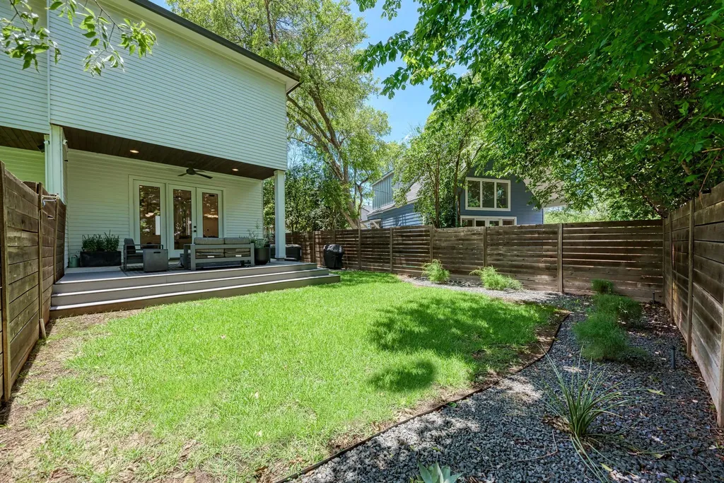 918 Cardinal Lane Austin TX 78704