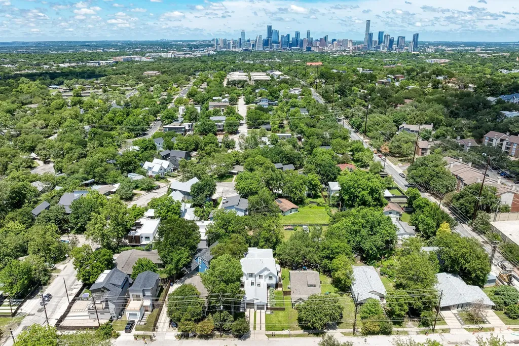 918 Cardinal Lane Austin TX 78704