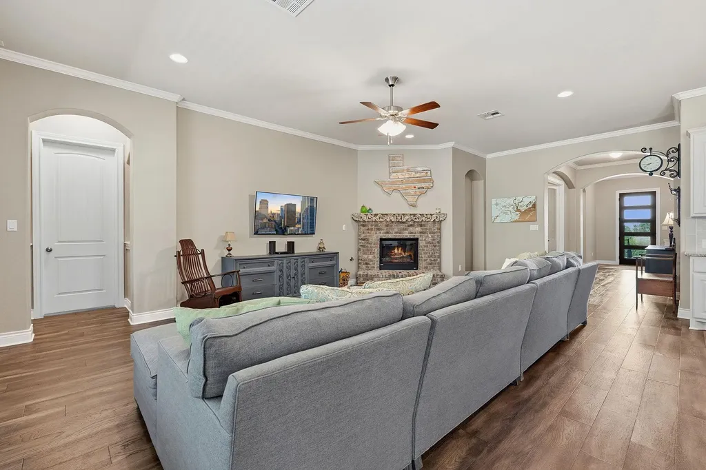 238 Jenn Cove Dripping Springs TX 78620