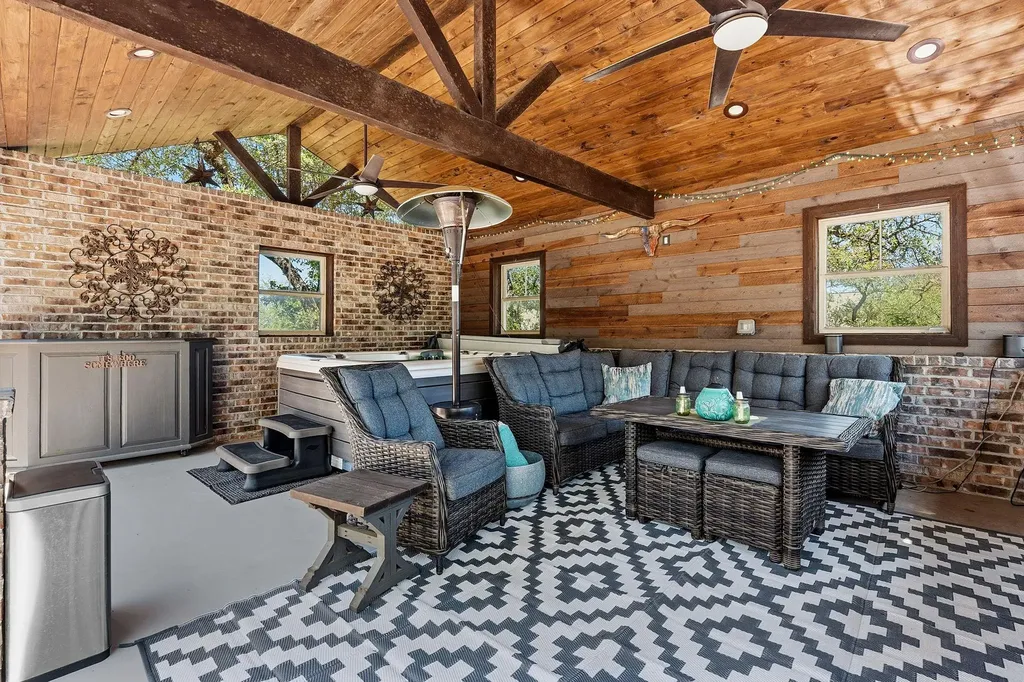 238 Jenn Cove Dripping Springs TX 78620