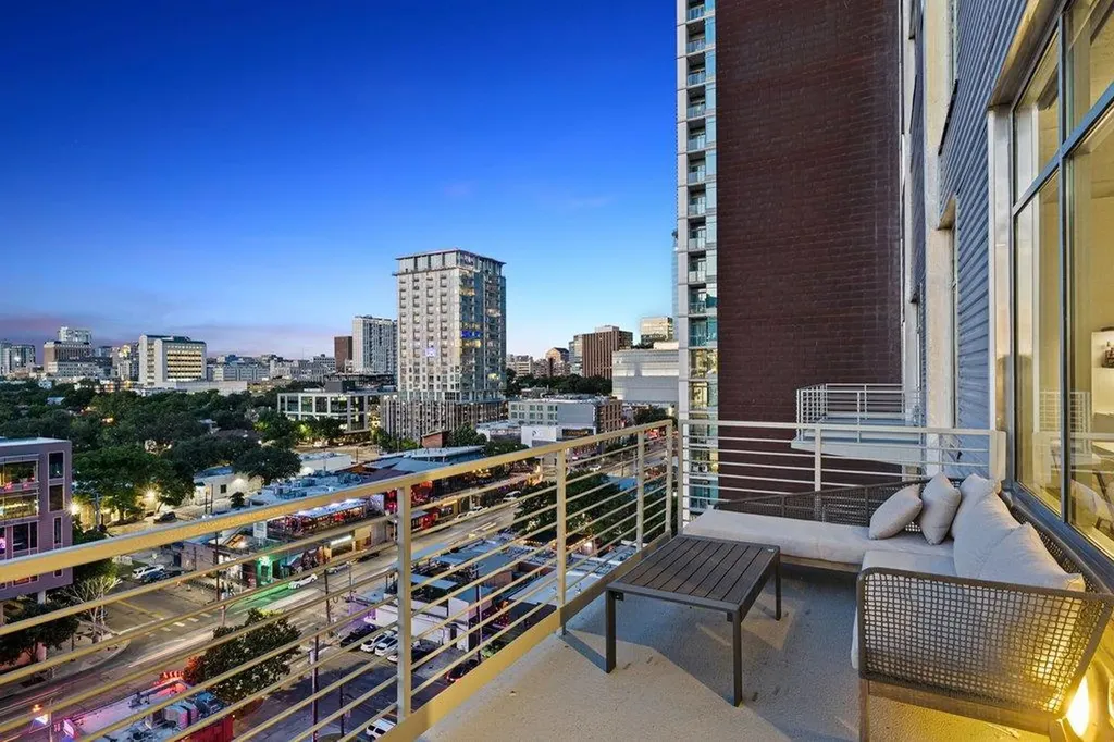 800 W 5th Street Austin TX 78703