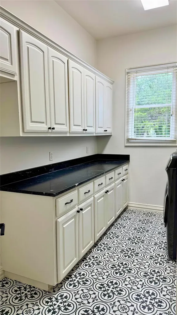 8513 Chalk Knoll Drive Austin TX 78735
