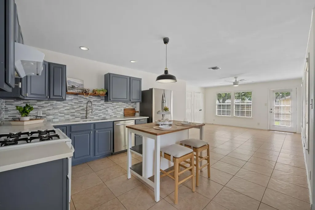 5010 W Frances Place Austin TX 78731