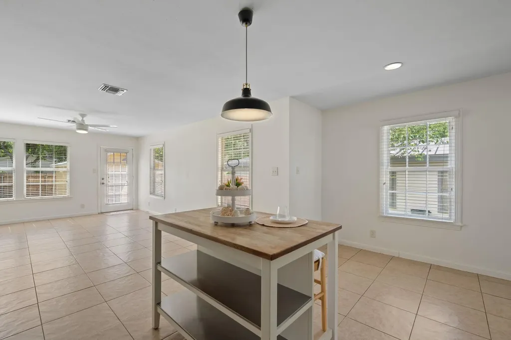 5010 W Frances Place Austin TX 78731