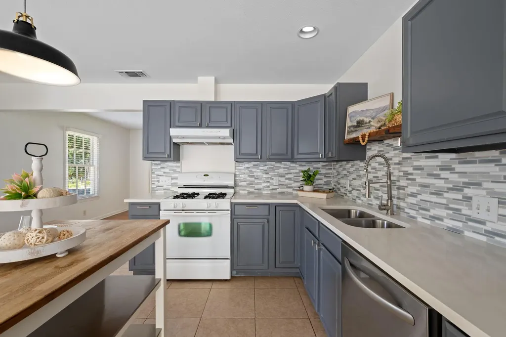 5010 W Frances Place Austin TX 78731