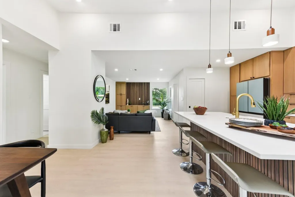 7503 Carriage Drive Austin TX 78752