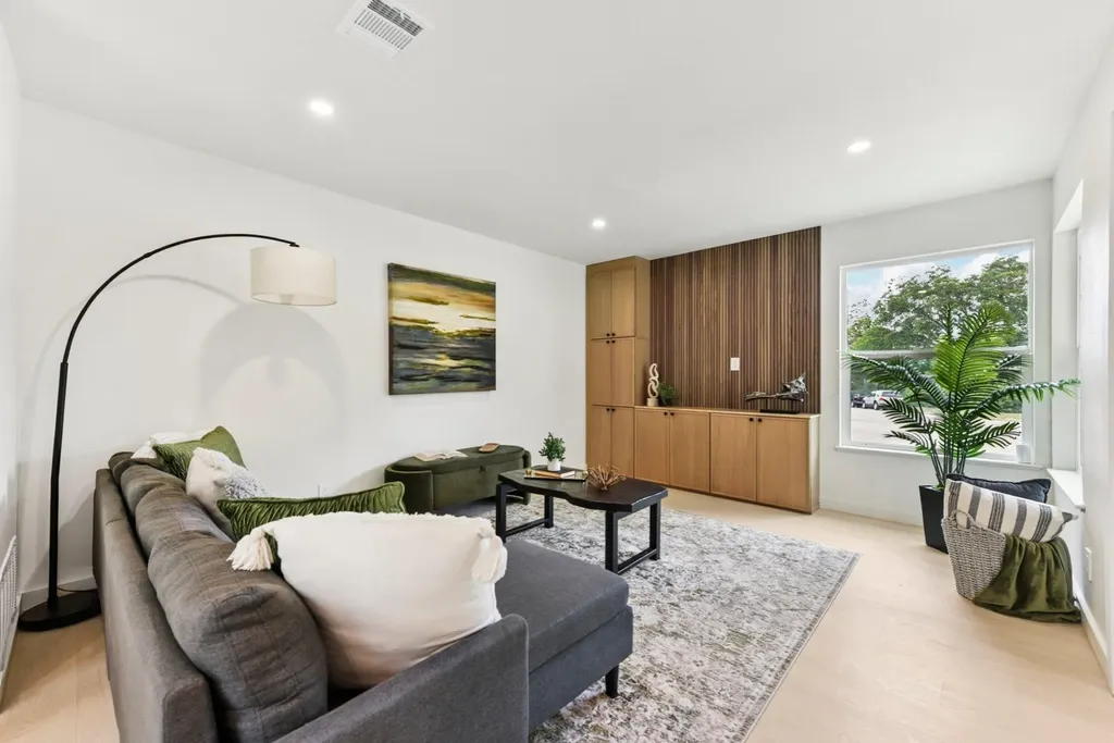 7503 Carriage Drive Austin TX 78752