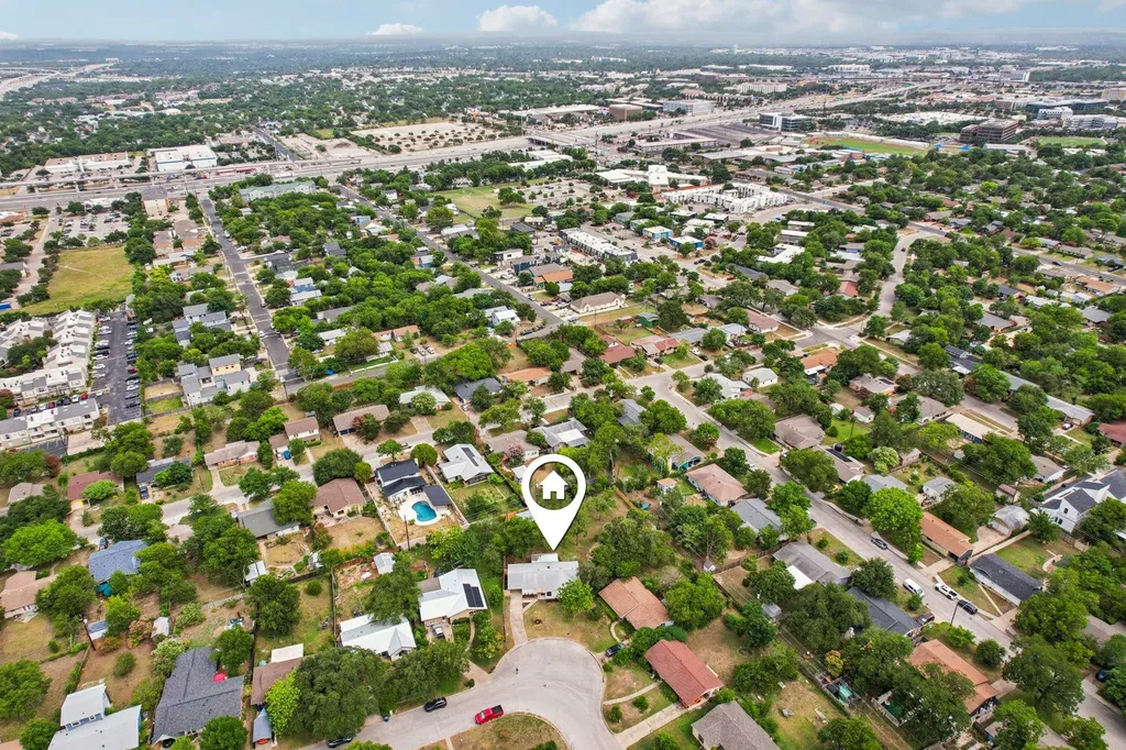 7503 Carriage Drive Austin TX 78752