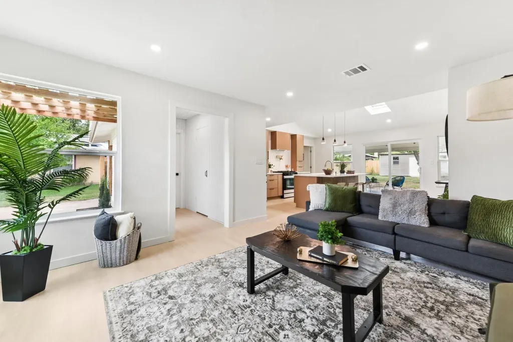7503 Carriage Drive Austin TX 78752
