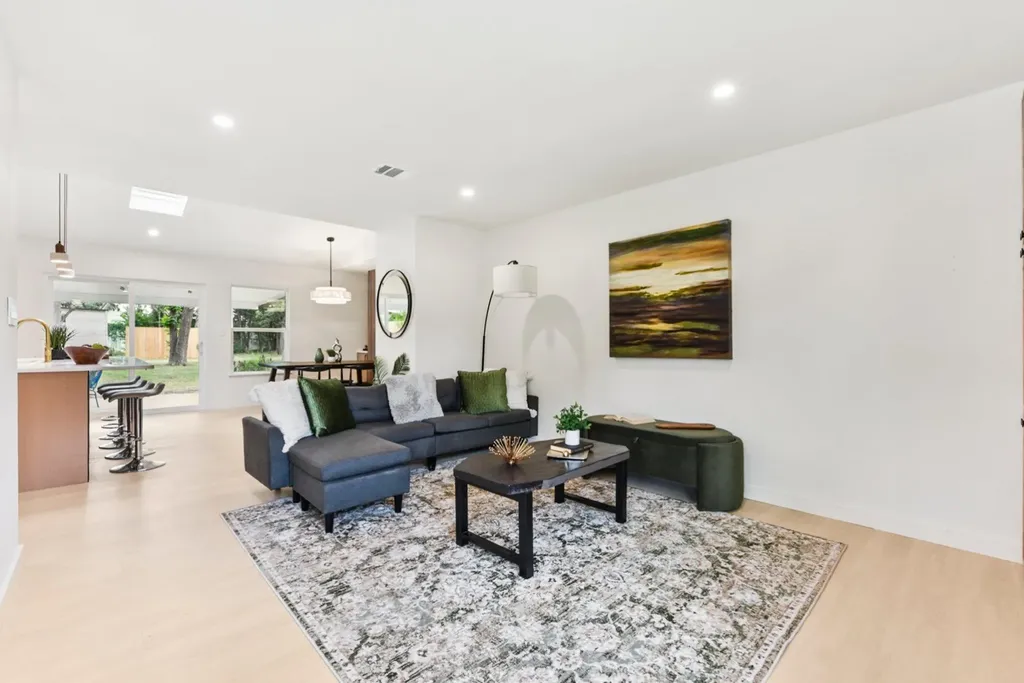 7503 Carriage Drive Austin TX 78752