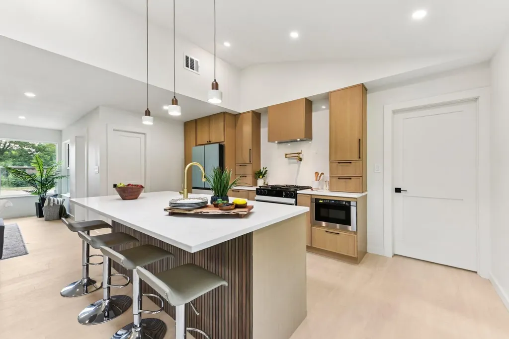 7503 Carriage Drive Austin TX 78752