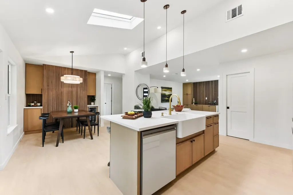 7503 Carriage Drive Austin TX 78752