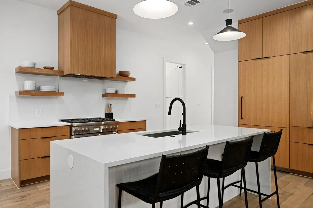 1004 Audrey Court Austin TX 78704