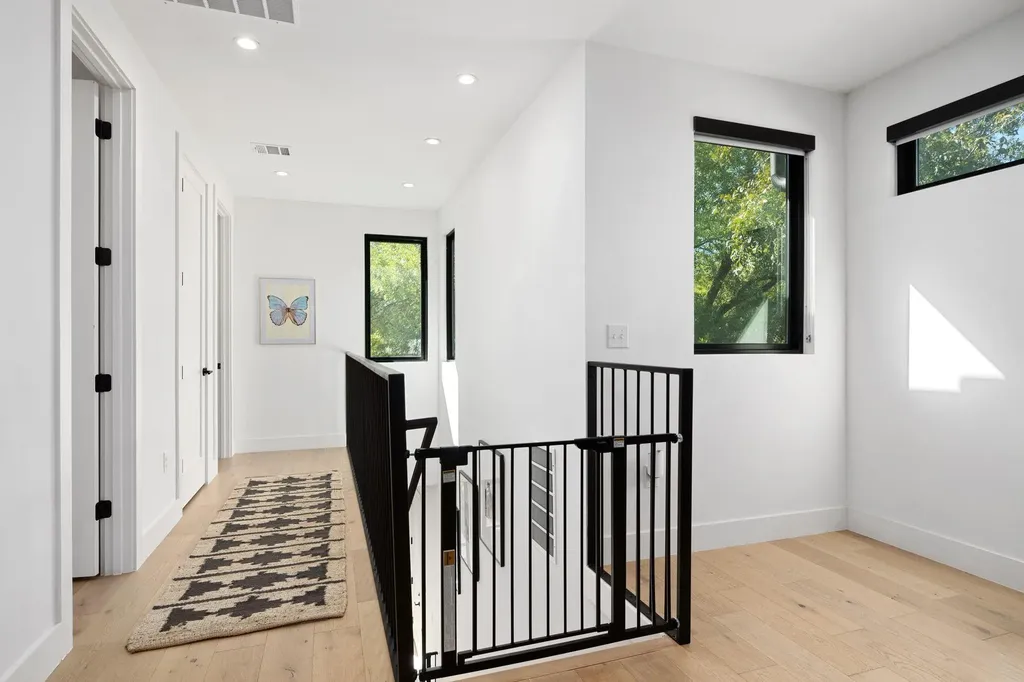 1004 Audrey Court Austin TX 78704