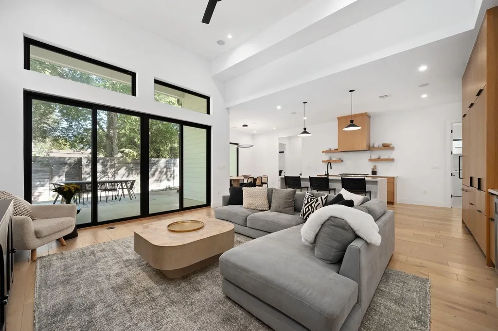 1004 Audrey Court Austin TX 78704
