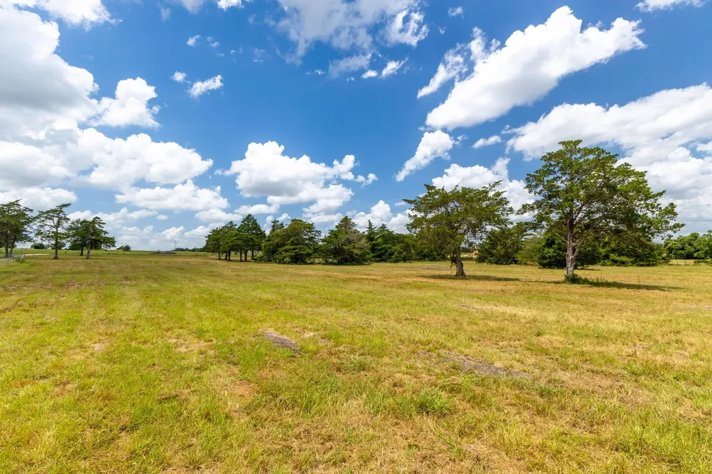 1021 E Old Hallettsville Road Flatonia TX 78941