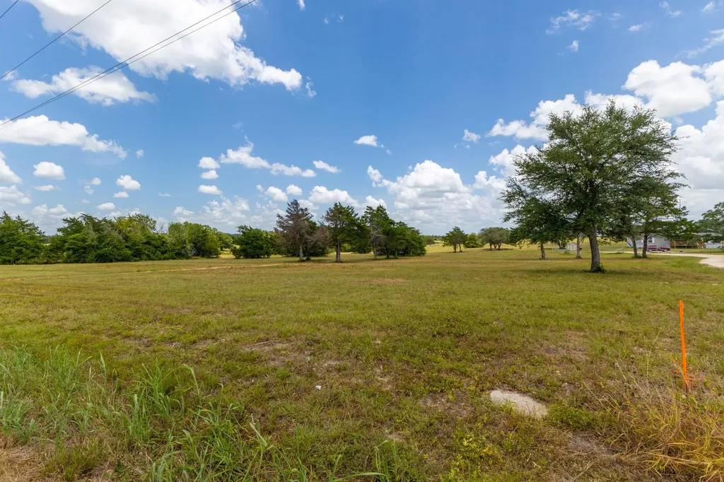 1021 E Old Hallettsville Road Flatonia TX 78941