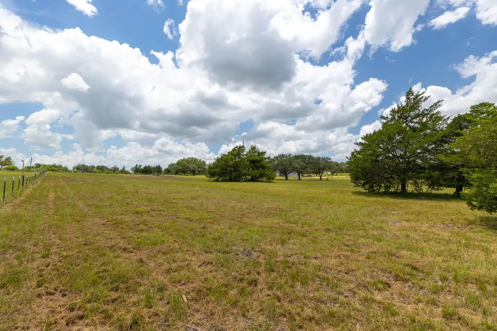 1021 E Old Hallettsville Road Flatonia TX 78941