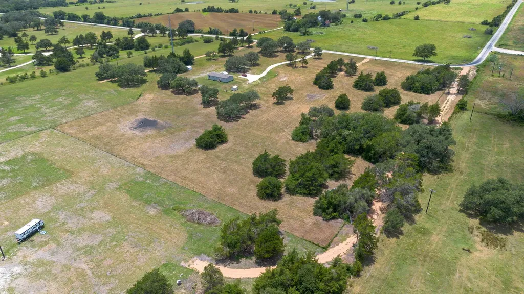 1021 E Old Hallettsville Road Flatonia TX 78941