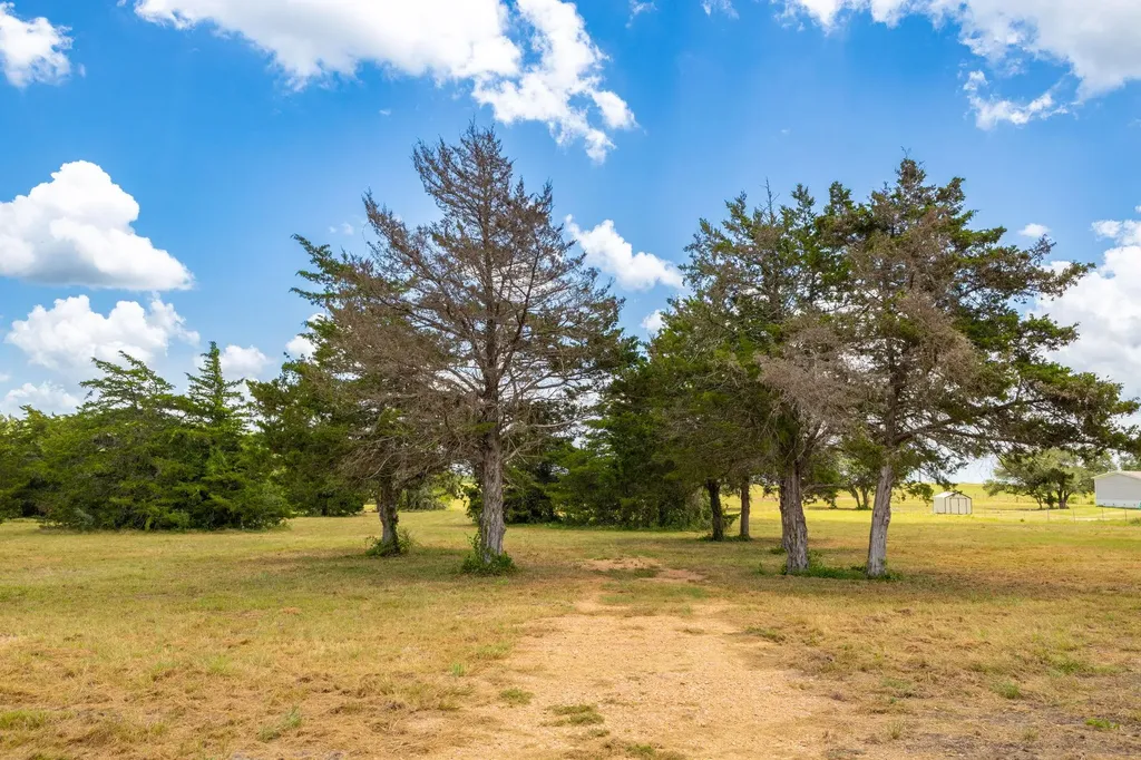 1021 E Old Hallettsville Road Flatonia TX 78941