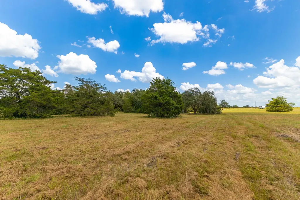 1021 E Old Hallettsville Road Flatonia TX 78941
