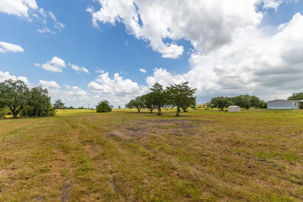 1021 E Old Hallettsville Road Flatonia TX 78941
