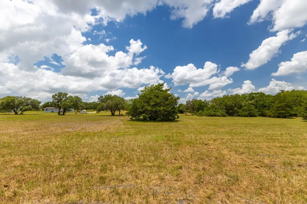 1021 E Old Hallettsville Road Flatonia TX 78941