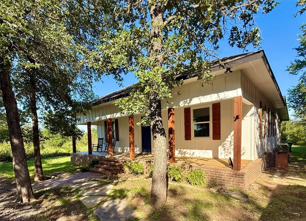 739 Pleasant Grove Road Elgin TX 78621