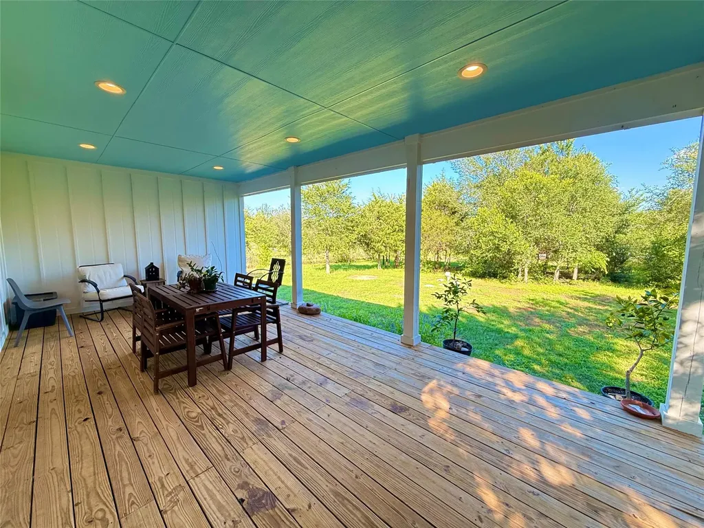 739 Pleasant Grove Road Elgin TX 78621
