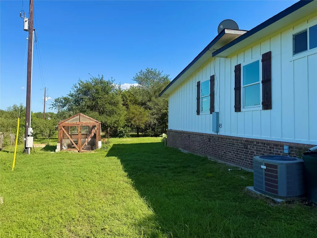 739 Pleasant Grove Road Elgin TX 78621