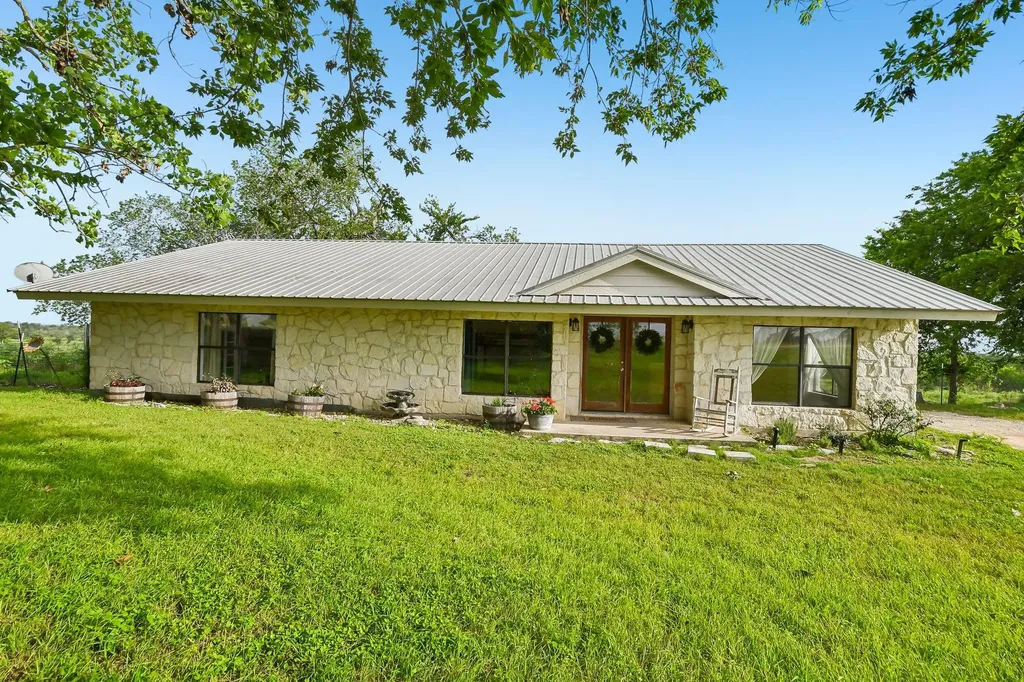 2051 County Road 448 Taylor TX 76574