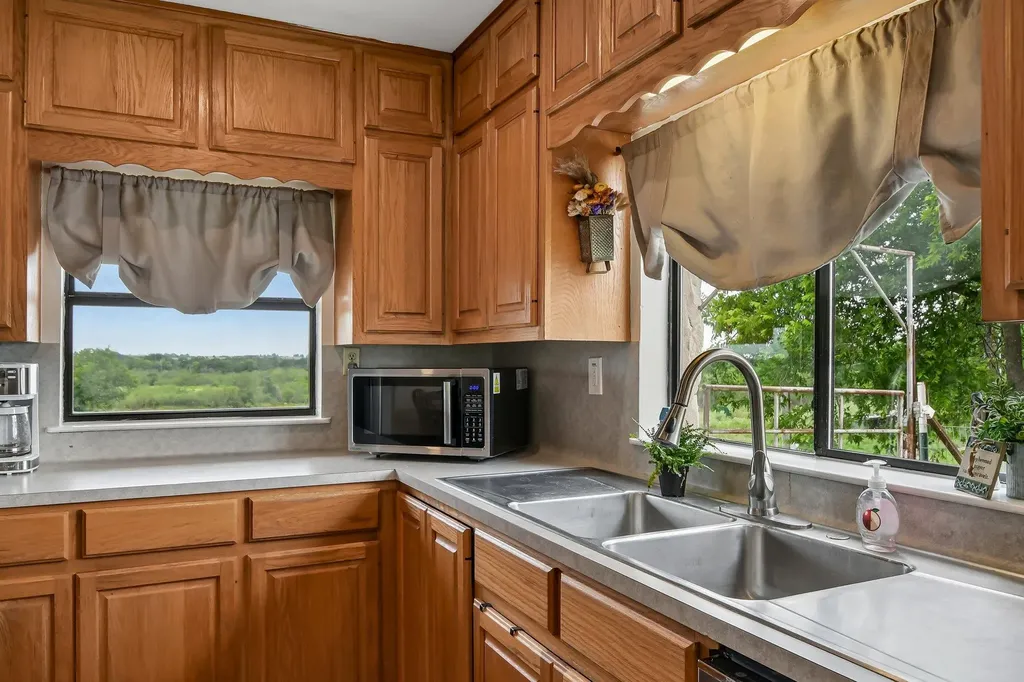 2051 County Road 448 Taylor TX 76574