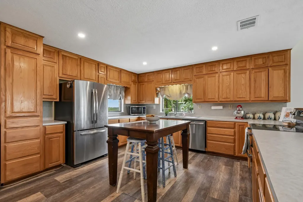 2051 County Road 448 Taylor TX 76574