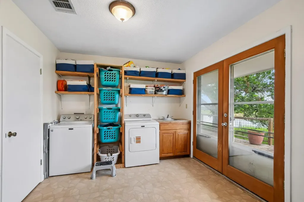 2051 County Road 448 Taylor TX 76574