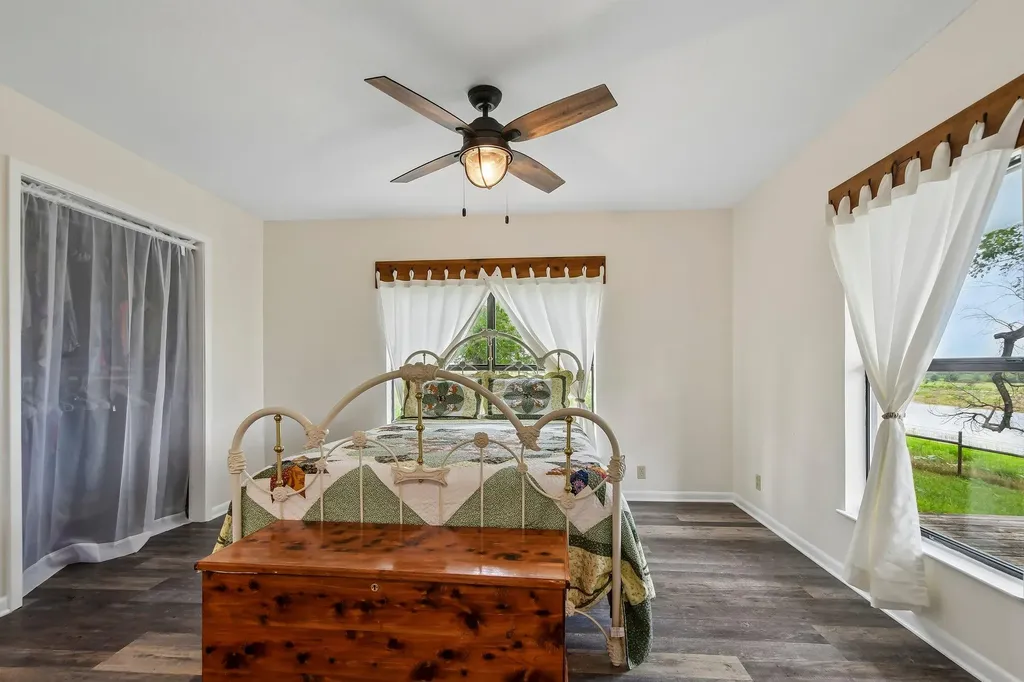 2051 County Road 448 Taylor TX 76574