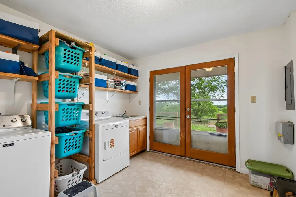 2051 County Road 448 Taylor TX 76574