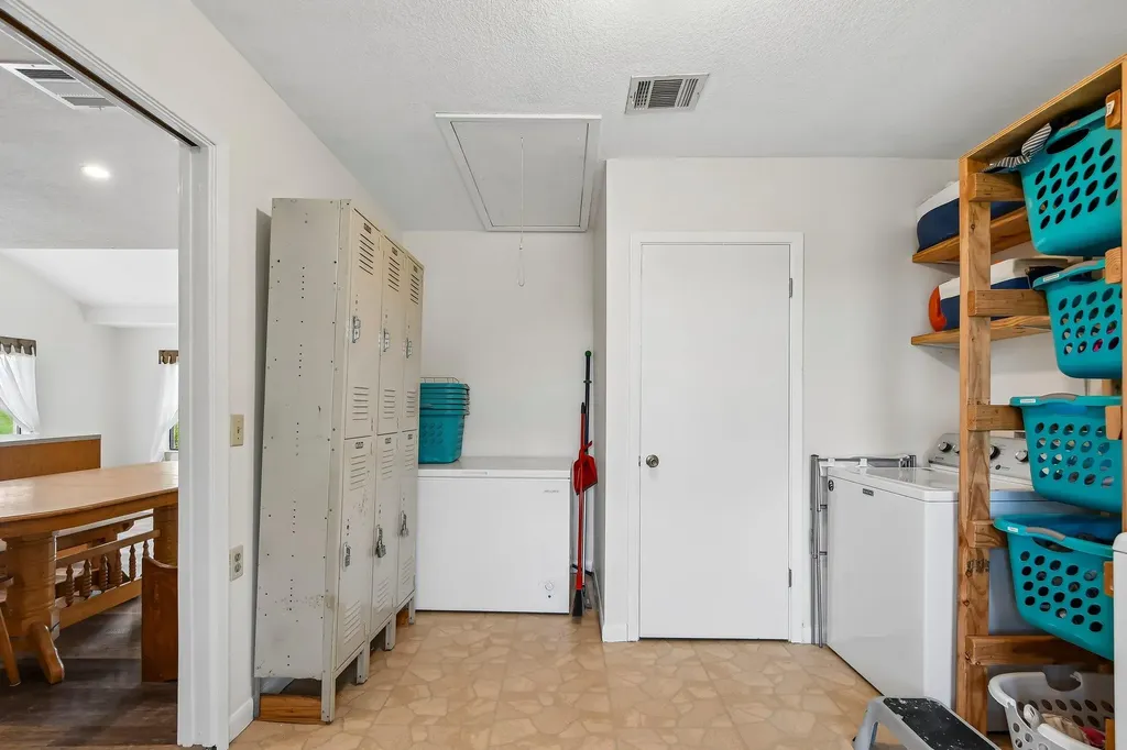 2051 County Road 448 Taylor TX 76574