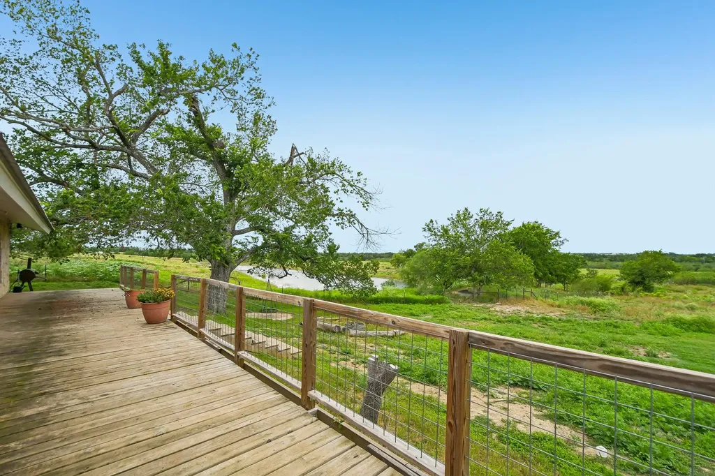 2051 County Road 448 Taylor TX 76574